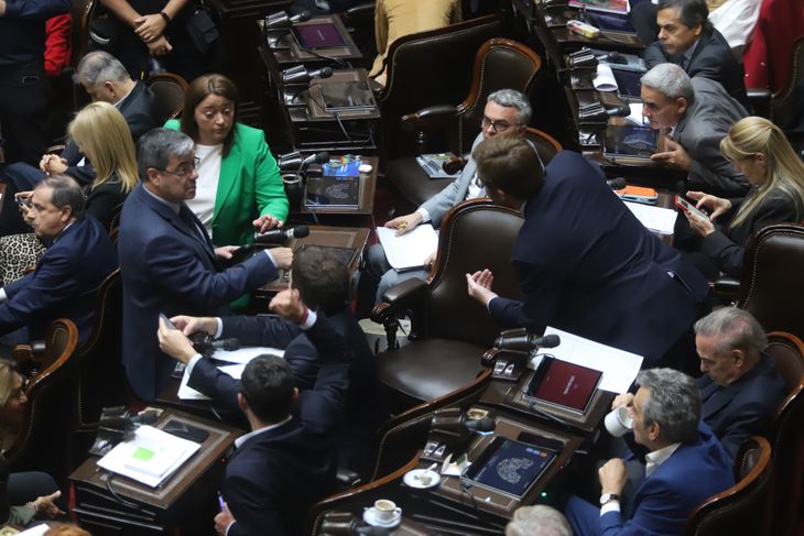 La oposición busca consensuar una postura para reformar el sistema jubilatorio. La oposición busca consensuar una postura para reformar el sistema jubilatorio.