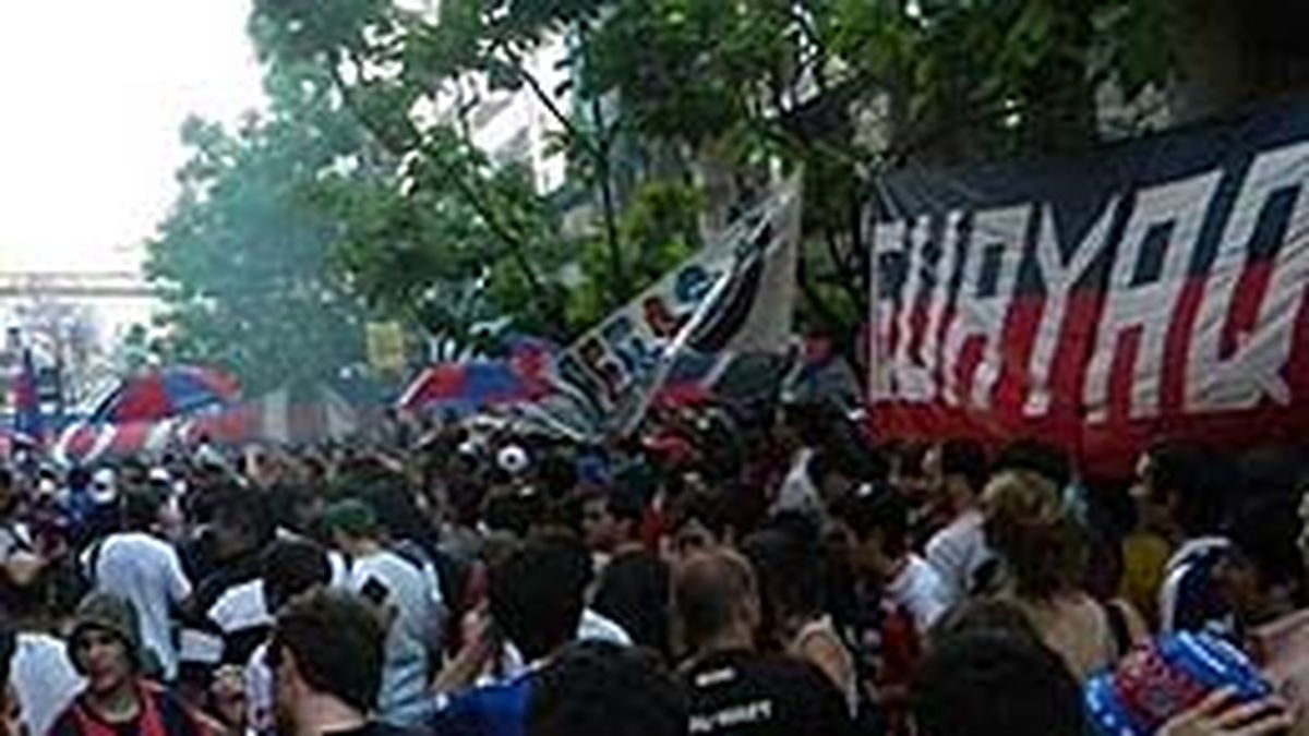 Hinchas de San Lorenzo marcharon por la vuelta a Boedo