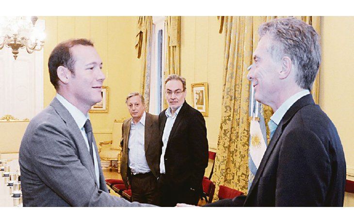 lupa. Si bien Gutiérrez y Macri tienen buena sintonía, la Casa Rosada monitorea cuentas provinciales por déficit.