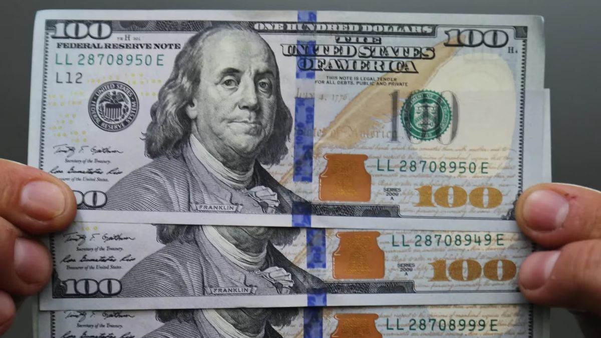 Over the dollar hunting: More banks are to compensate for foreign currency balances in savings boxes
