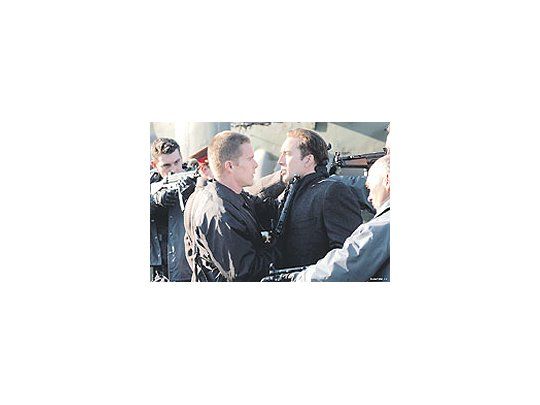 Nicolas Cage en «El señor de la guerra», film que trata untema inusual en Hollywood equilibrando humor, aventuras ydrama sin diatribas ni sermones.