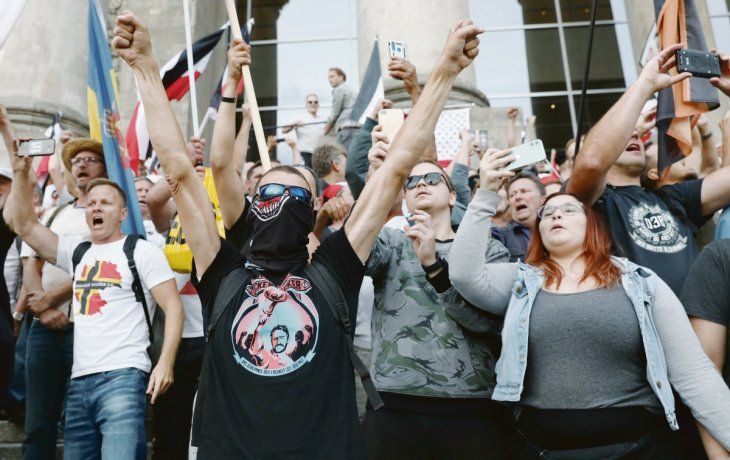 ESTUPOR. La protesta, a la que asistieron 40.000 personas, fue una respuesta a la reimposición de restricciones por el aumento de los contagios.&nbsp;
