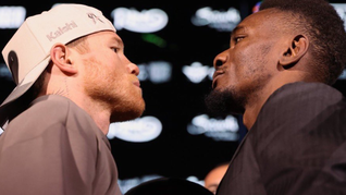 Canelo Álvarez y Mbilli protagonizaron un tenso cara a cara antes de su pelea: qué se dijeron