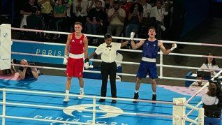 La jueza le levanta la mano a Marco Verde y el mexicano explota de alegría. El pugilista azteca buscará el viernes la medalla de oro en París 2024