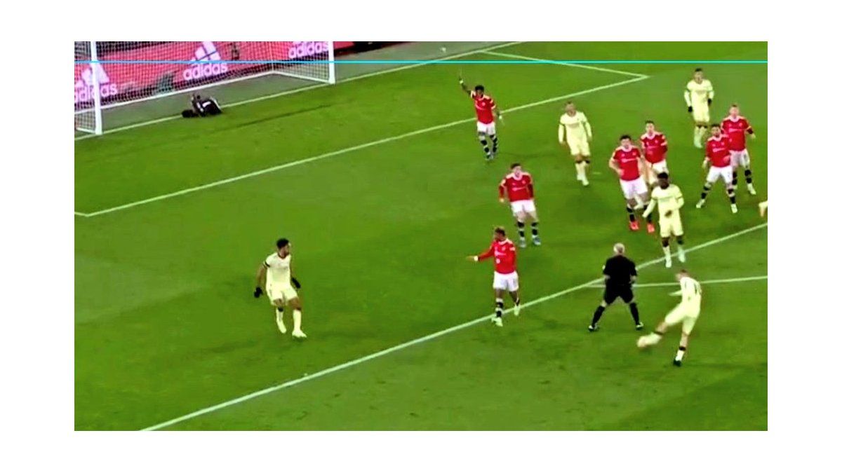 Controversy in England for goal with the fallen goalkeeper