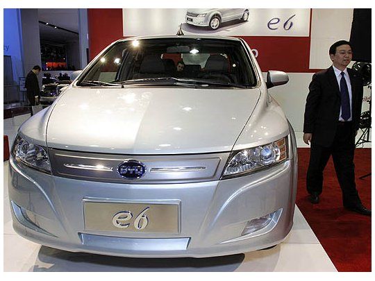 El fabricantes chino de BYD lidera las ventas de vehículos eléctricos. El modelo E6.es uno de los exponentes&nbsp;