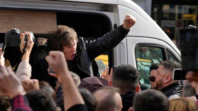 Javier Milei, al llegar a Rosario.