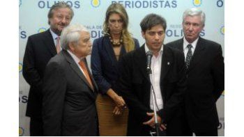 ámbito.com | El ministro de Economía Axel Kicillof, junto al presidente de la UIA,Héctor Méndez, la ministra de Industria Débora Giorgi, los empresarios Cristiano Ratazzi (i.) y Juan Carlos Secco (d.), tras la reunión mantenida en la quinta de Olivos.