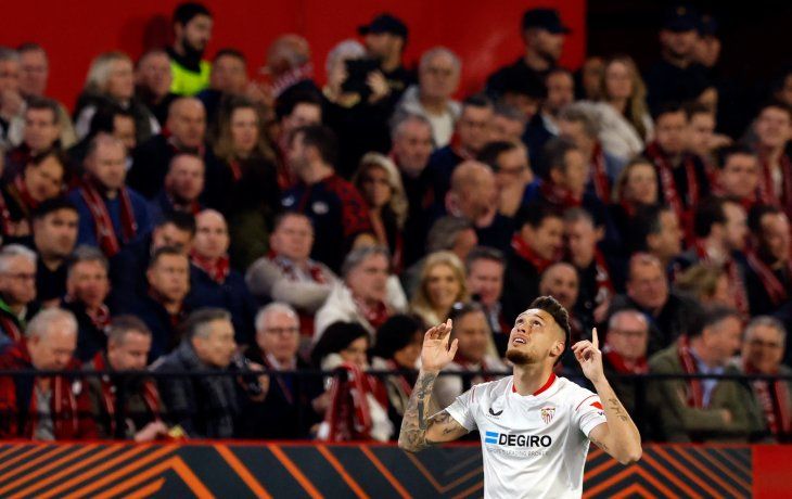 Goleador. Lucas Ocampos anotó en el triunfo de Sevilla sobre PSV en la Europa League.