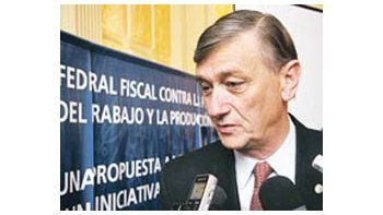 En simultáneo, el gobernador anunció un plan paraampliar la base de grandes contribuyentes de 3 mil a10 mil inscriptos.