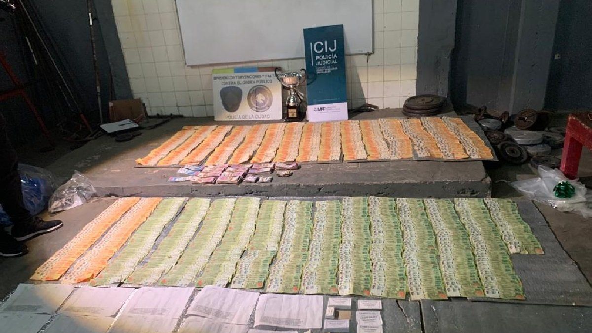 They closed the Spanish Sports Club for organizing clandestine tournaments: there are 24 detainees