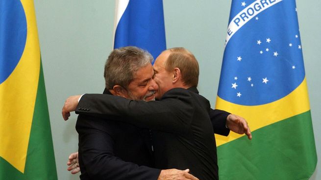 Vladimir Putin no viajará a Brasil por la falta de una postura clara por parte de Lula de Silva.
