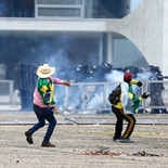 El juez federal Daniel Rafecas ordenó la extradición de cinco ciudadanos brasileños condenados por los hechos del 8 de enero de 2023. El juez federal Daniel Rafecas ordenó la extradición de cinco ciudadanos brasileños condenados por los hechos del 8 de enero de 2023.