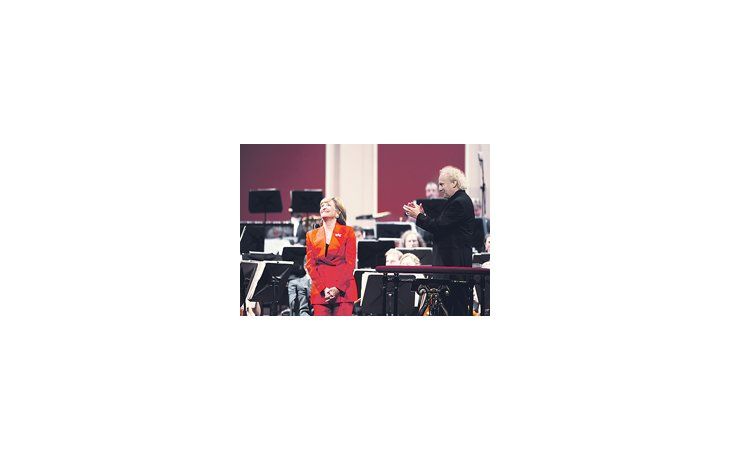 ámbito.com | La gran mezzosoprano norteamericana cantó en el ciclo de la Orquesta Filarmónica de Buenos Aires, dirigida por Enrique Diemecke.