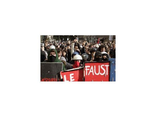 Las manifestaciones derivaron en enfrentamientos con la policía y en la interrupción del tráfico en Roma y varias otras ciudades italianes.