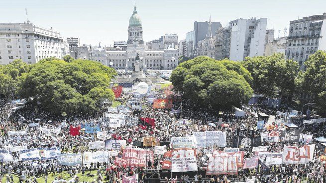 La CGT llamó a movilizar en el Día de los Trabajadores y en rechazo de la Ley Bases.