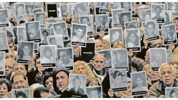 guino del gobierno a un juicio en ausencia para la causa amia