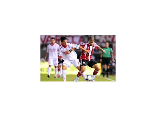 River fue sancionado por cantos xenófobos durante el partido ante Huracán.