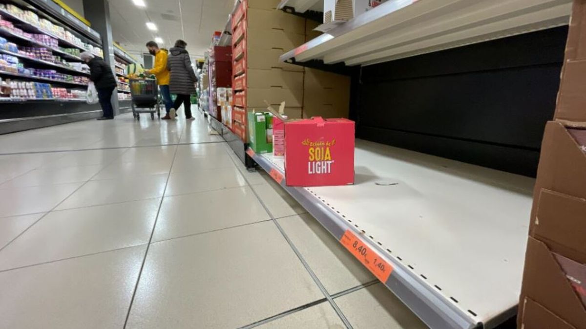 Germany asks citizens to stockpile food for fear of shortages