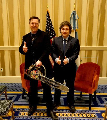 Elon Musk y la motosierra estadounidense encuentran su primer freno a los despidos. Elon Musk y la motosierra estadounidense encuentran su primer freno a los despidos.