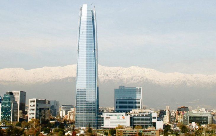 HORIZONTE. La construcción de 300 metros de altura, diseñada por el argentino César Pelli, aloja un famoso centro comercial.&nbsp;