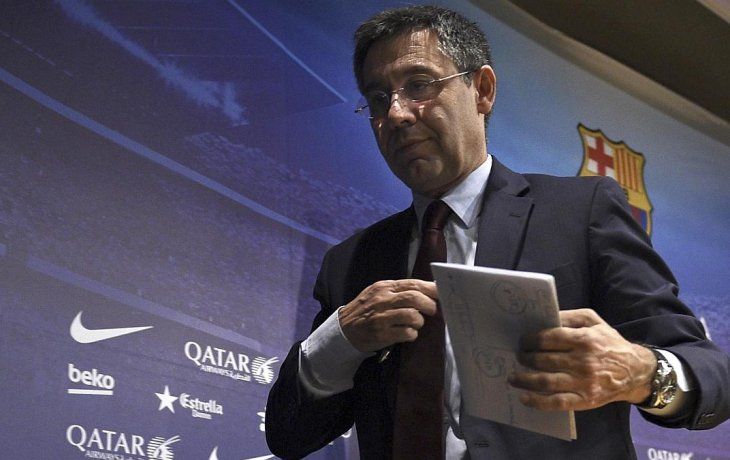 El presidente de Barcelona, Jose María Bartomeu, salió a la caza de quienes lo acusan de generar una campaña de difamación a opositores.