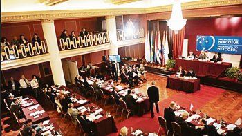 Suspendida. A través del Decreto 343/2019, el presidente Mauricio Macri formalizó que no se convocaría a la renovación de los 43 representantes que deben validar sus bancas e instó al Congreso a sancionar una ley.