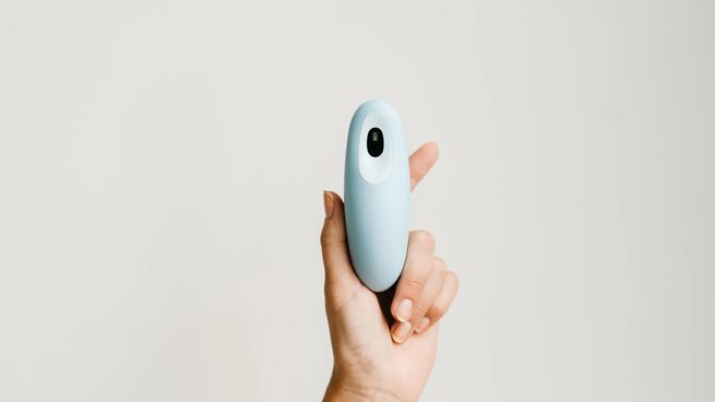 Moonbird, creado por los hermanos Broes, guía la respiración con pulsos suaves y ya mejora el descanso de millones en todo el mundo.