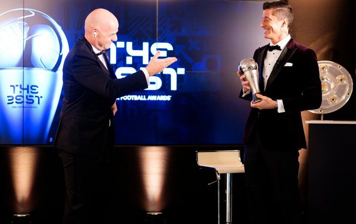 Infantino y Lewandowski, ganador del premio The Best de la FIFA.