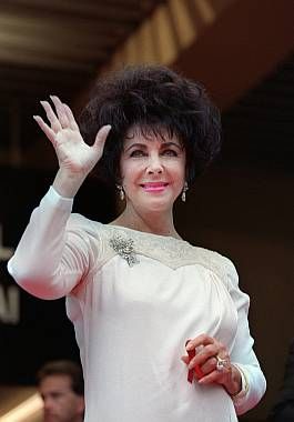 Elizabeth Taylor, the woman who was beaten by her father, had 8 marriages and a life that was always exposed on television Elizabeth Taylor, the woman who was beaten by her father, had 8 marriages and a life that was always exposed on television