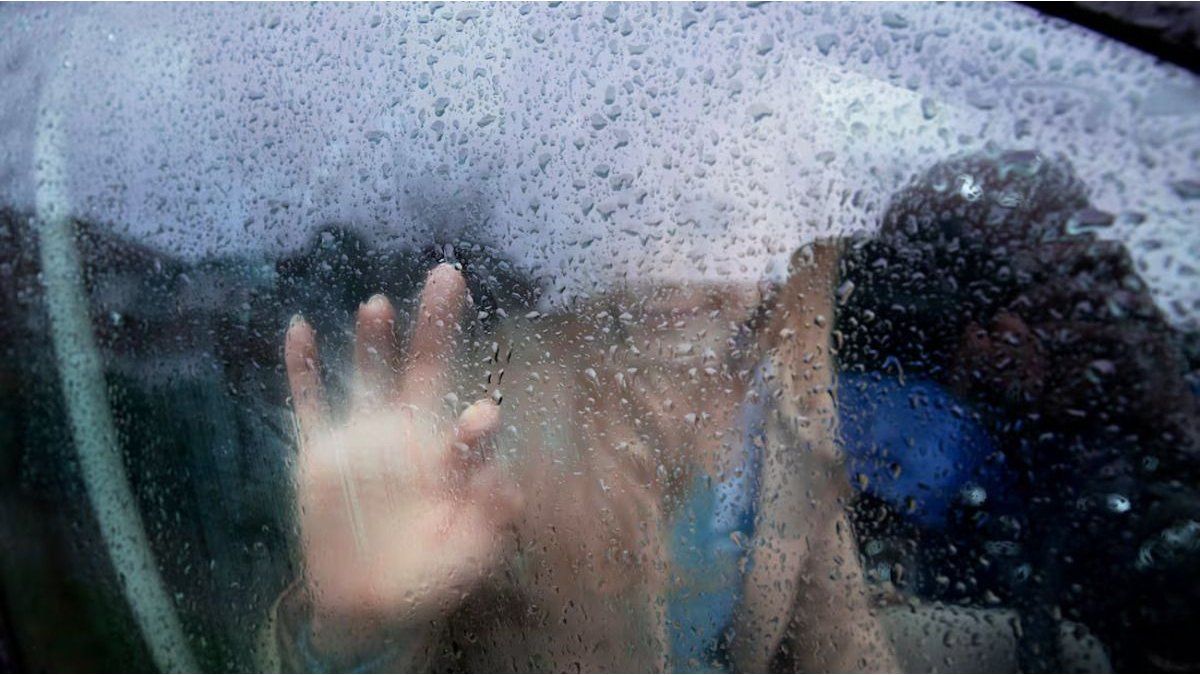 How to prevent your windshield from fogging up without using the air conditioning