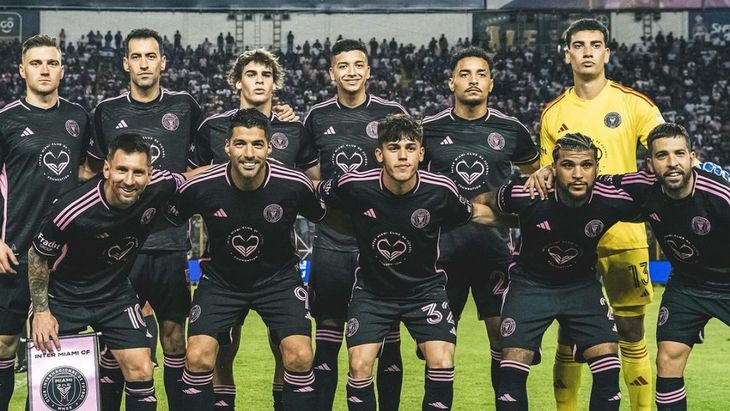 The team that Tata Martino chose to start the match against El Salvador. The team that Tata Martino chose to start the match against El Salvador.