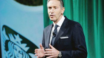 ensayo. Howard Schultz, expresidente de Starbucks, dijo que quiere explorar como candidato presidencial una tercera vía en Estados Unidos.
