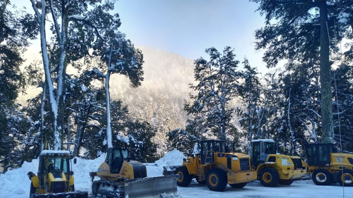 Cierran un tramo de la Ruta 40 por el masivo derrumbe de rocas
