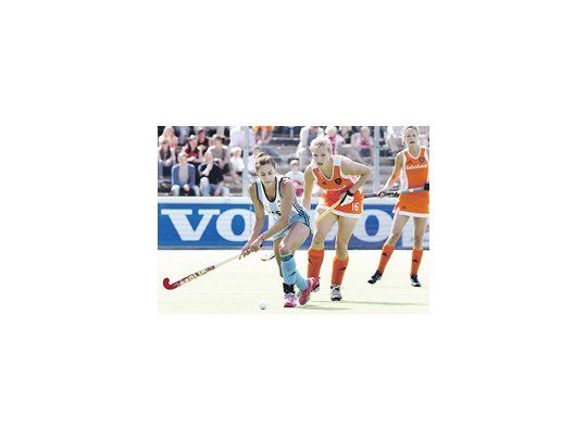 Luciana Aymar figura en la lista del equipo femenino de las Estrellas de 2011 de la FIH.