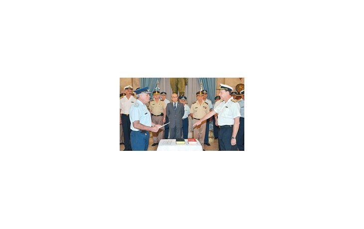 ámbito.com | El ministro de Defensa, Arturo Puricelli, puso ayer en funciones al segundo cargo más importante en la cúpula militar del país con poder de fuego, el comandante operacional conjunto Humberto Trisano.
