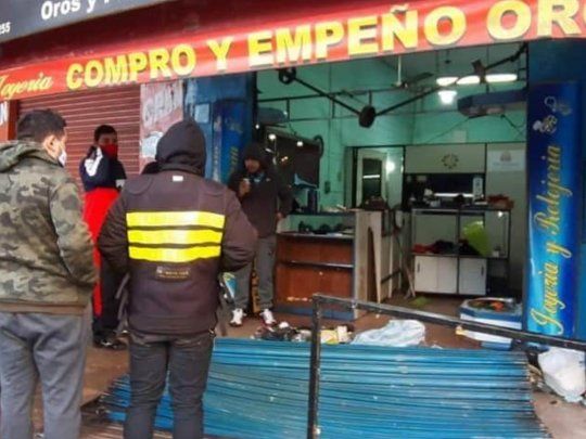 El anuncio de una cuarentena estricta en Ciudad del Este desencaden&oacute; fuertes protestas que terminaron en disturbios.