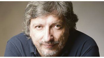 ámbito.com | Olguín. A la protagonista de mi novela no le preocupa el tema del incesto con el hijastro. A ella lo que la desvela es el tema de la infidelidad”.