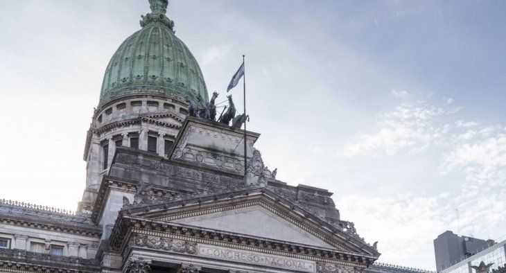 Los distintos proyectos de resolución y declaración que se pondrán en consideración repudian el golpe de Estado en Bolivia, así como solicitan el restablecimiento del orden constitucional y la democracia en el país vecino.