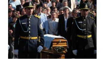 Una multitud acompañó el cortejo fúnebre de la diputada Margarita Ferrá de Bartol, fallecida en el accidente del helicóptero de la gobernación provincial que se precipitó a tierra en San Agustín de Valle Fértil.