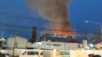 voraz incendio en hospital de ushuaia: los pacientes debieron ser evacuados