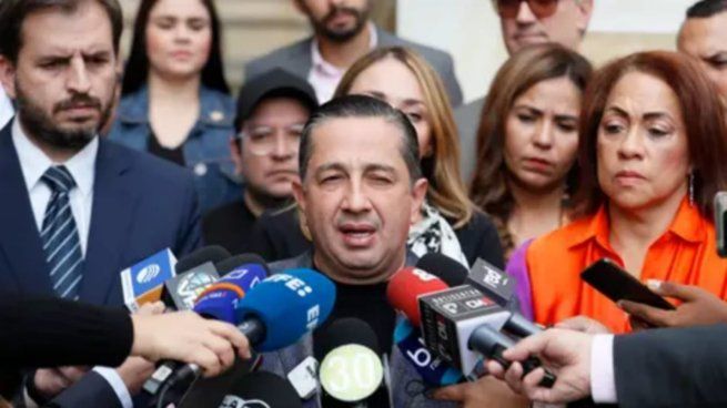 Triana denunció un ataque con fusiles y pistolas de 9mm.
