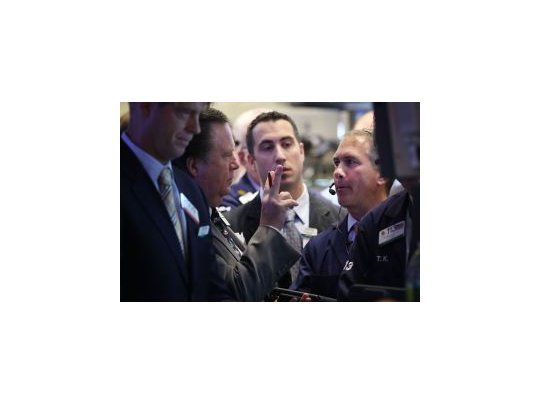Wall St. opera con fuerte caída ante la baja del crudo
