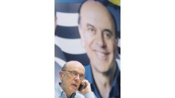 José Serra, el líder de la oposición socialdemócrata de Brasil, denunció un «chantaje» del Gobierno de Lula da Silva a la prensa privada. El debate en curso, que sigue una tendencia prevaleciente en la región, arrecia especialmente en el actual contexto preelectoral.