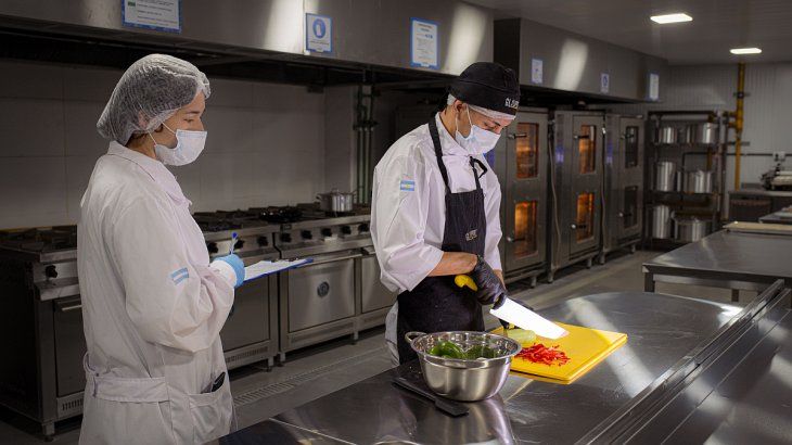 Nueva base operativa en la Patagonia: Grupo L invirtió más de $2.200 millones para inaugurar en Centenario una planta que abastecerá a la industria energética y minera. Nueva base operativa en la Patagonia: Grupo L invirtió más de $2.200 millones para inaugurar en Centenario una planta que abastecerá a la industria energética y minera.