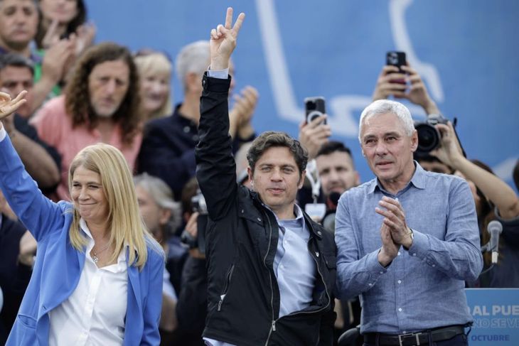 Ver&oacute;nica Magario, Axel Kicillof y el intendente de Berisso, Fabi&aacute;n Cagliardi.