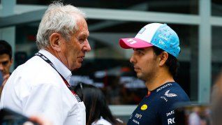 El jefe de&nbsp; Red Bull, Helmut Marko, habló sobre el futuro de Checo Pérez en el equipo.