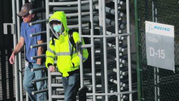 boeing en peligro: acciones cayeron mas de 70% en el ano