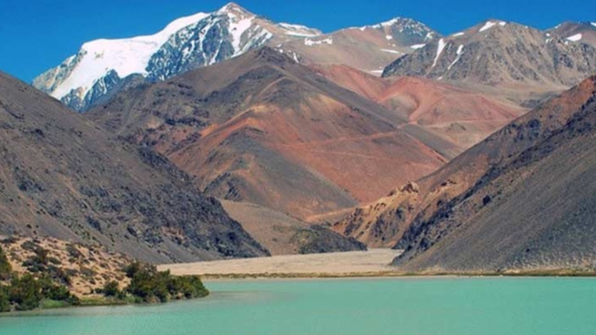 Calingasta, un paraíso entre montañas y lagunas.