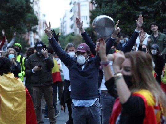 Por cuarta tarde consecutiva, Salamanca, el barrio adinerado de Madrid, cacerole&oacute; contra el gobierno de Pedro S&aacute;nchez.